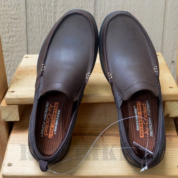 Men slip on Skechers shoes‎ in DARK Brown